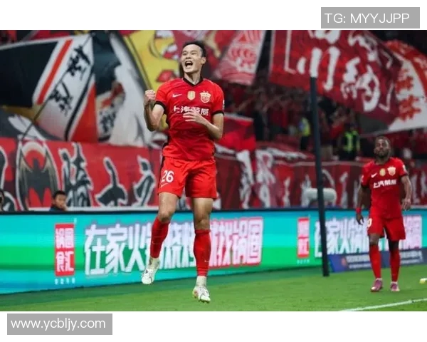 球迷关注!中超联赛即将迎来新赛季,多支豪门球队备战强势冲击冠军! 球迷关注!中超联赛即将迎来新赛季,多支豪门球队备战强势冲击冠军!